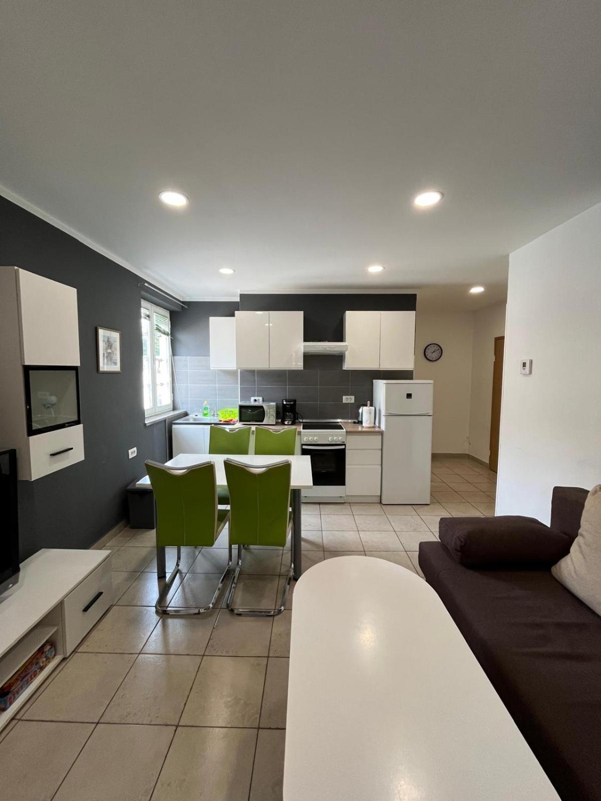 Luna&kiara With Private Parking Apartment *